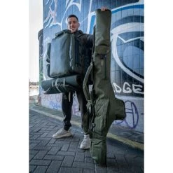 Trakker Sanctuary Self Inflating Crib -Karpfenwelt Verkauf Trakker NXG Luggage Lifestyle Shoot Feb 004 550x550h 1