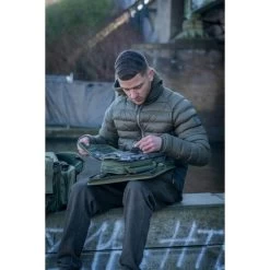 Trakker NXG Compact Tackle Bag 34 Trakker NXG Compact Tackle Bag -Karpfenwelt Verkauf Trakker NXG Luggage Lifestyle Shoot Feb 066 550x550h